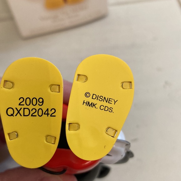 Hallmark Vintage Tin Mickey Mouse 2009 ornament - Picture 5 of 9